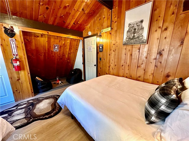 865 Bear Mountain, Big Bear City CA: https://media.crmls.org/medias/2dd39c31-459b-418c-a782-d95c6a98e06a.jpg
