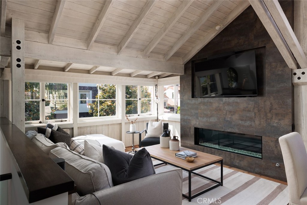 MLS #OC25127533 img 8