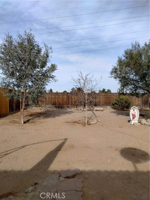 Detail Gallery Image 17 of 21 For 10754 Pemberton, Adelanto,  CA 92301 - 4 Beds | 2 Baths