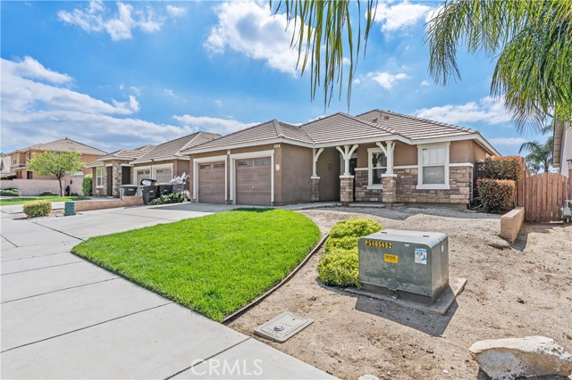 Detail Gallery Image 3 of 17 For 3038 Hawthorne Rd, Perris,  CA 92571 - 4 Beds | 2 Baths