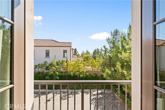 100 Viano, Irvine CA: https://media.crmls.org/medias/2dd4b5e3-50d1-4a6f-9caf-d21de094a30a.jpg