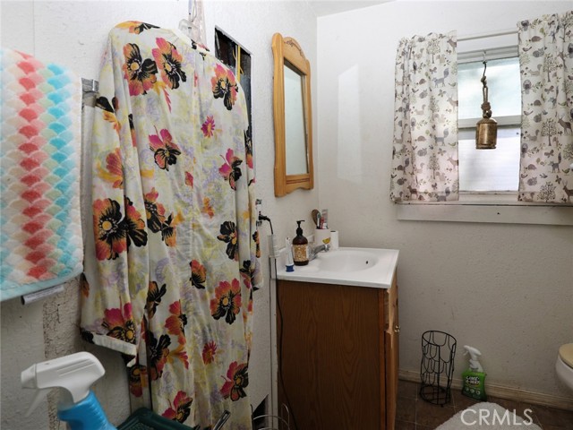 Detail Gallery Image 18 of 23 For 12861 Lakeview Dr, Clearlake Oaks,  CA 95423 - 2 Beds | 1 Baths