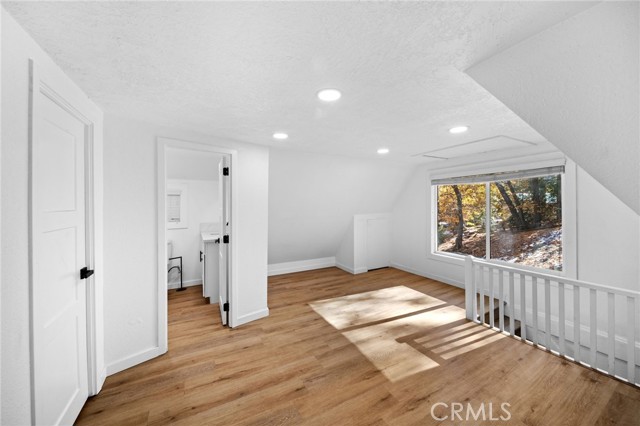 180 Glen Avon Dr, Cedar Glen, CA 92407