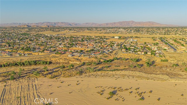 13290 Riverview Drive, Victorville CA: https://media.crmls.org/medias/2dd56e9a-7f17-4d1a-98c8-028bb4e106b5.jpg