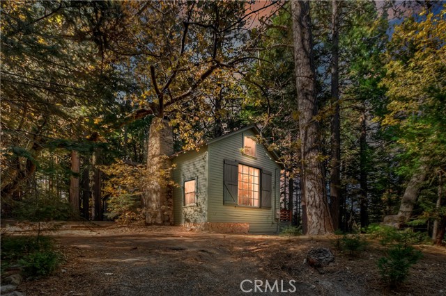 Detail Gallery Image 2 of 33 For 648 Crest Estates Dr, Lake Arrowhead,  CA 92352 - 2 Beds | 1 Baths