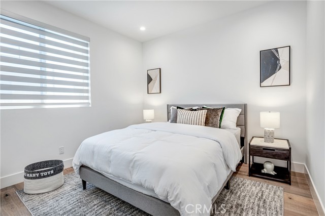 Detail Gallery Image 16 of 20 For 1567 Hi Point St, Los Angeles,  CA 90035 - 3 Beds | 3/1 Baths