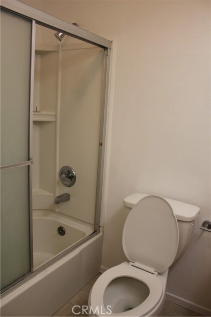 Detail Gallery Image 12 of 12 For 7304 Corbin Ave #F,  Reseda,  CA 91335 - 1 Beds | 1 Baths