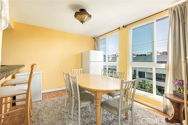 Detail Gallery Image 16 of 23 For 911 N Kings Rd #310,  West Hollywood,  CA 90069 - 2 Beds | 2 Baths