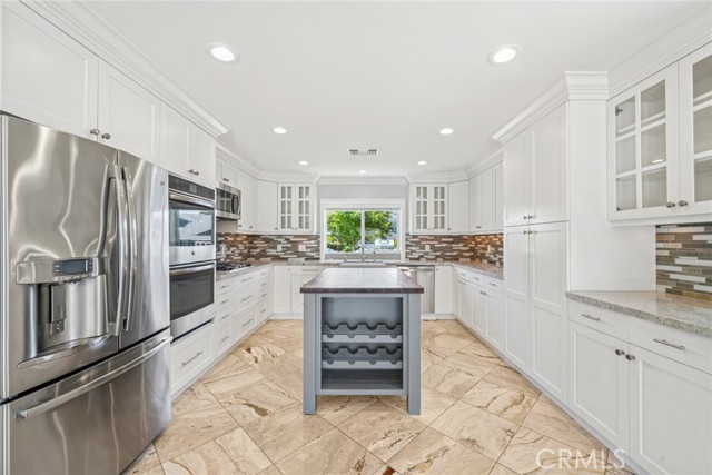 Detail Gallery Image 10 of 32 For 25101 Northrup Dr, Laguna Hills,  CA 92653 - 5 Beds | 3 Baths