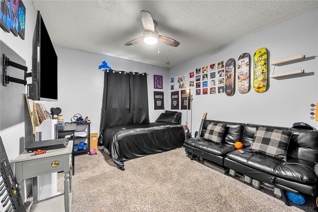 https://media.crmls.org/medias/2dd80f31-3f23-4ed4-8a3b-81d4b24d0e91.jpg?preset=X-Large