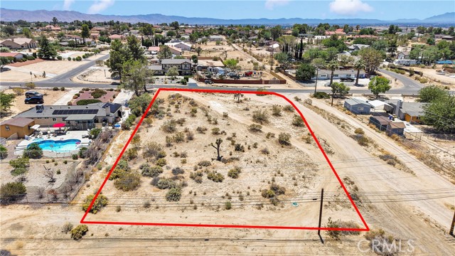 Detail Gallery Image 8 of 13 For 18924 Symeron Rd, Apple Valley,  CA 92307 - – Beds | – Baths