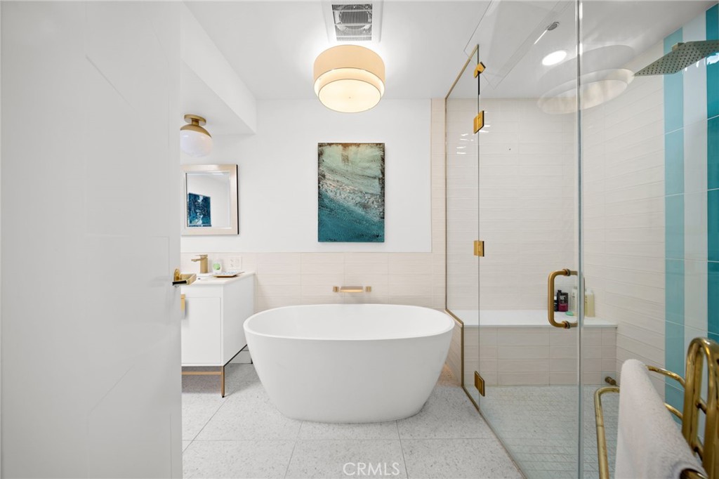 https://media.crmls.org/medias/2dd906da-9ab0-4323-8547-371d56da4fbe.jpg?preset=X-Large