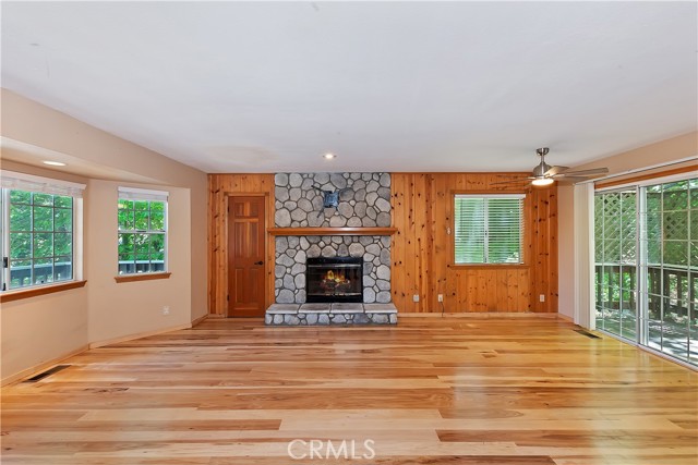 Detail Gallery Image 24 of 32 For 23819 Scenic Dr, Crestline,  CA 92325 - 2 Beds | 1/1 Baths