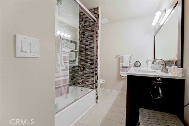 Detail Gallery Image 16 of 20 For 7631 Vineland #2,  Sun Valley,  CA 91352 - 2 Beds | 1/1 Baths