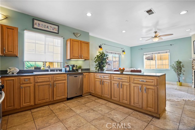 18518 Kingsdale Avenue, Redondo Beach, California 90278, 3 Bedrooms Bedrooms, ,2 BathroomsBathrooms,Residential,Sold,Kingsdale,PW22061551