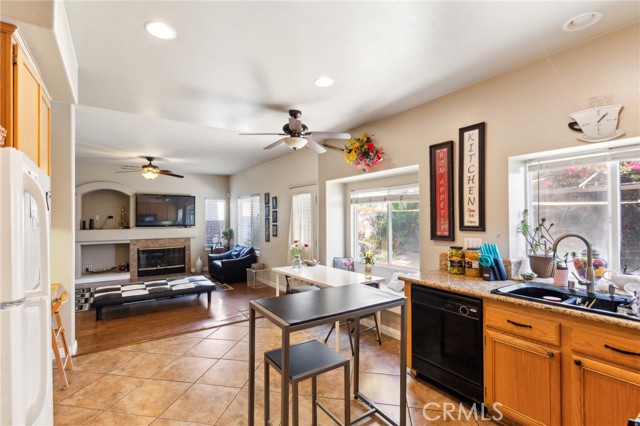 25880 Jumano Drive, Moreno Valley CA: https://media.crmls.org/medias/2ddb7c1f-6c27-4b5c-813a-0e017e6e312f.jpg