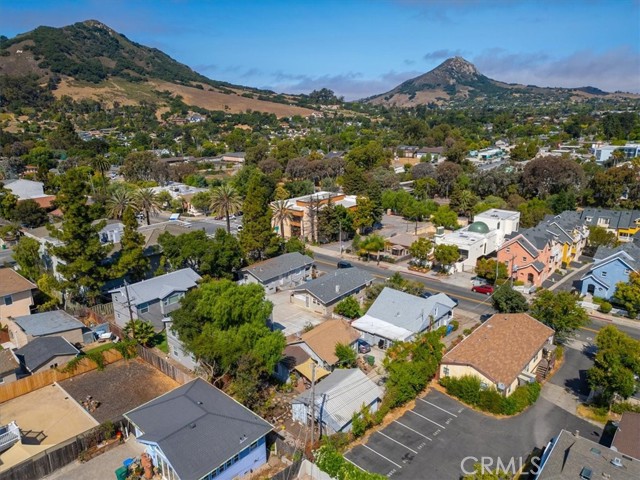 1143 Walnut Street, San Luis Obispo CA: https://media.crmls.org/medias/2ddbb335-74bb-4660-bf15-5d7db3cba827.jpg