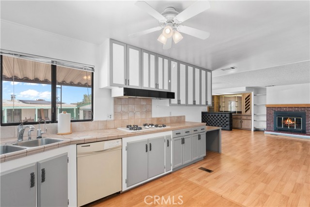 Detail Gallery Image 9 of 37 For 489 Crown Ridge Rd, Perris,  CA 92570 - 2 Beds | 2 Baths