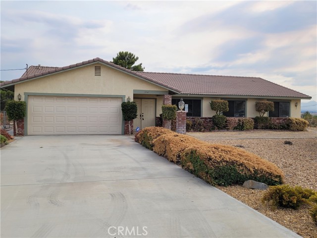 Detail Gallery Image 1 of 1 For 18545 Siskiyou Rd, Apple Valley,  CA 92307 - 3 Beds | 2/1 Baths