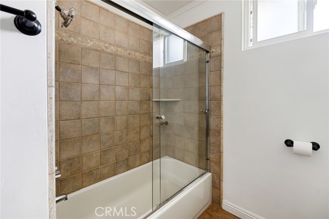 Detail Gallery Image 17 of 22 For 7044 White Oak, Van Nuys,  CA 91406 - 3 Beds | 2 Baths