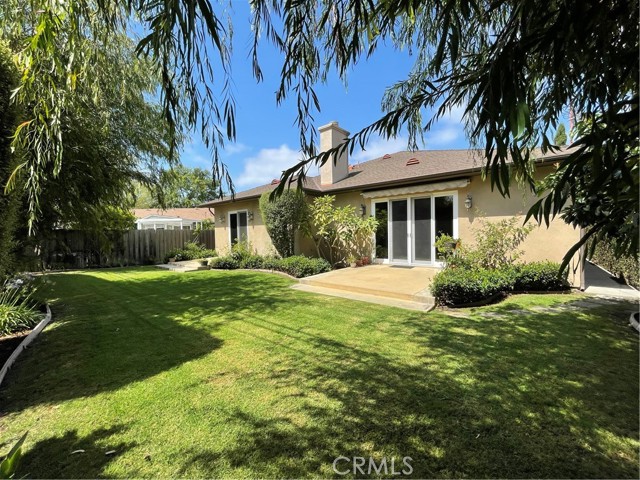 2068 Radnor Avenue, Long Beach CA: https://media.crmls.org/medias/2ddcedac-3287-4c47-9589-790b3ec59b3d.jpg