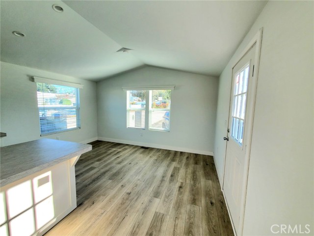 Detail Gallery Image 3 of 11 For 8100 Foothill Bld #1,  Sunland,  CA 91040 - 1 Beds | 1 Baths
