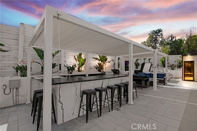 20200 Clark Street, Woodland Hills CA: https://media.crmls.org/medias/2ddd80b6-03b6-48f0-9e47-2d1f9573ef95.jpg