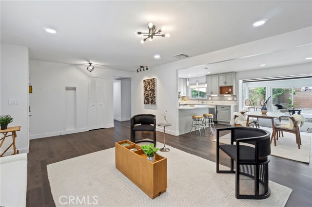 6212 Santa Rita Avenue, Garden Grove CA: https://media.crmls.org/medias/2ddd87e9-737f-4803-8b9f-81095b550824.jpg