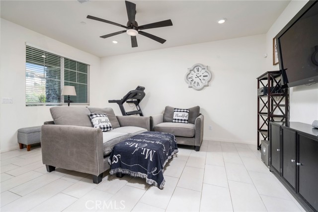 Detail Gallery Image 5 of 33 For 16620 Wyndham Ln #6,  Fontana,  CA 92336 - 3 Beds | 2/1 Baths
