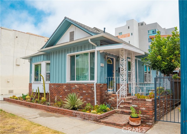 Detail Gallery Image 1 of 21 For 122 Lime Ave, Long Beach,  CA 90802 - 2 Beds | 2 Baths