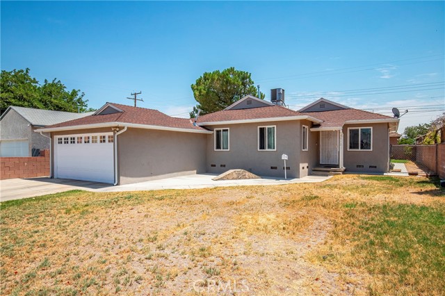 45532 Elm Avenue, Lancaster CA: https://media.crmls.org/medias/2ddde2db-b717-4165-9497-a8a81b61f162.jpg