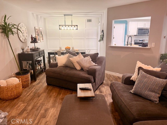 Detail Gallery Image 4 of 15 For 2311 S Mira Ct #131,  Anaheim,  CA 92802 - 3 Beds | 2/1 Baths