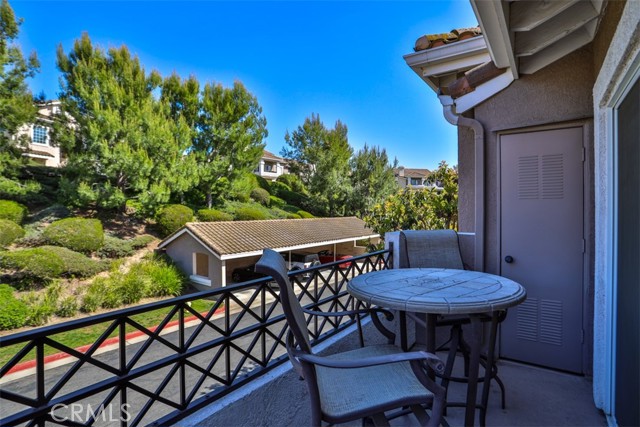 8025 E Sandstone Drive, Anaheim Hills CA: https://media.crmls.org/medias/2dde82bf-e7bd-429f-86ec-f376c406f316.jpg