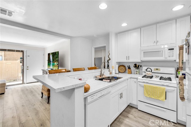 Detail Gallery Image 10 of 19 For 18756 Mandan St #1507,  Canyon Country,  CA 91351 - 1 Beds | 1 Baths
