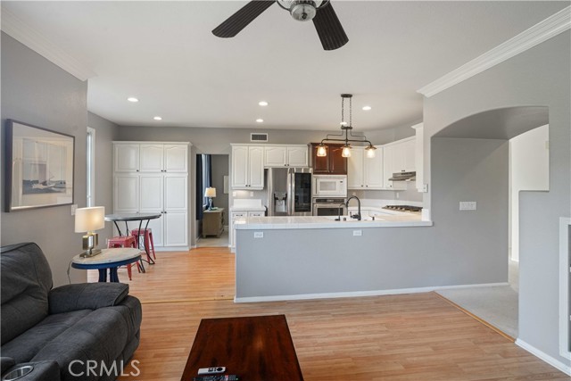 Detail Gallery Image 13 of 45 For 27624 Briarcliff Pl, Valencia,  CA 91354 - 5 Beds | 3 Baths