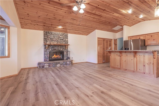 Detail Gallery Image 3 of 23 For 708 Knight Ave, Big Bear Lake,  CA 92315 - 2 Beds | 2 Baths