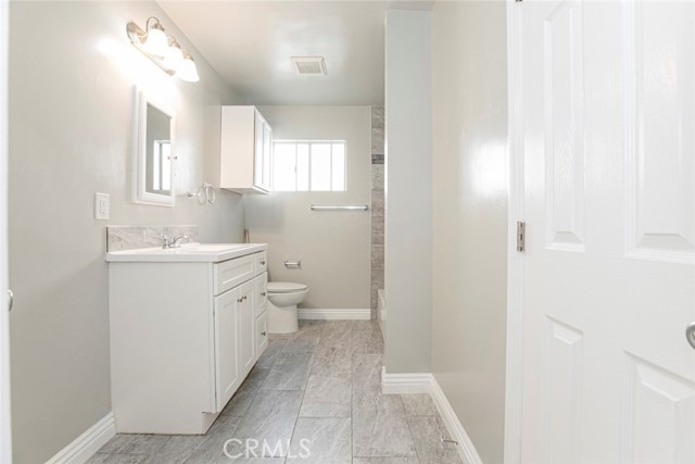 10955 Burnet Avenue, Mission Hills (San Fernando) CA: https://media.crmls.org/medias/2ddfae9e-5f4c-4716-8b07-1c4749d56792.jpg