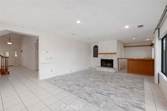 2207 Inverness Court, Oxnard CA: https://media.crmls.org/medias/2ddfdf0c-0b80-49e5-a285-9162e9d09387.jpg