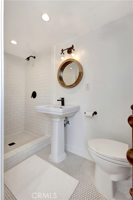 Detail Gallery Image 14 of 34 For 265 Mayflower, Newport Beach,  CA 92660 - 2 Beds | 2 Baths