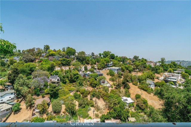 728 Quail Drive, Los Angeles CA: https://media.crmls.org/medias/2de15f23-937b-4479-89b1-101918c04199.jpg