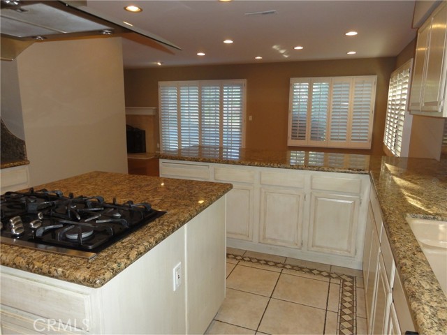 Detail Gallery Image 8 of 21 For 337 Fox Hills Dr, Thousand Oaks,  CA 91361 - 4 Beds | 2/1 Baths
