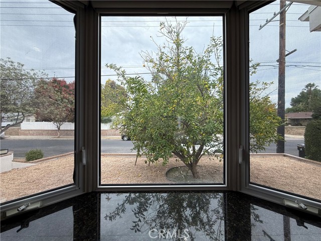 Detail Gallery Image 18 of 73 For 24204 Calvert, Woodland Hills,  CA 91367 - 6 Beds | 3 Baths