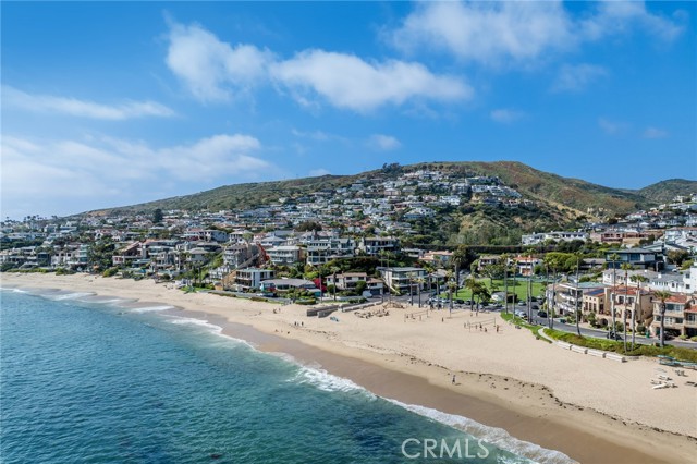 Detail Gallery Image 31 of 38 For 70 Emerald Bay, Laguna Beach,  CA 92651 - 4 Beds | 3/1 Baths