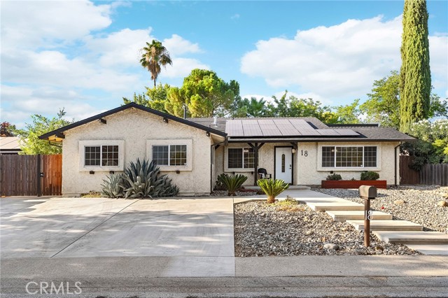 18 Jasper Drive, Chico CA: https://media.crmls.org/medias/2de32722-24cb-4d66-bf88-bc45bc249b9d.jpg