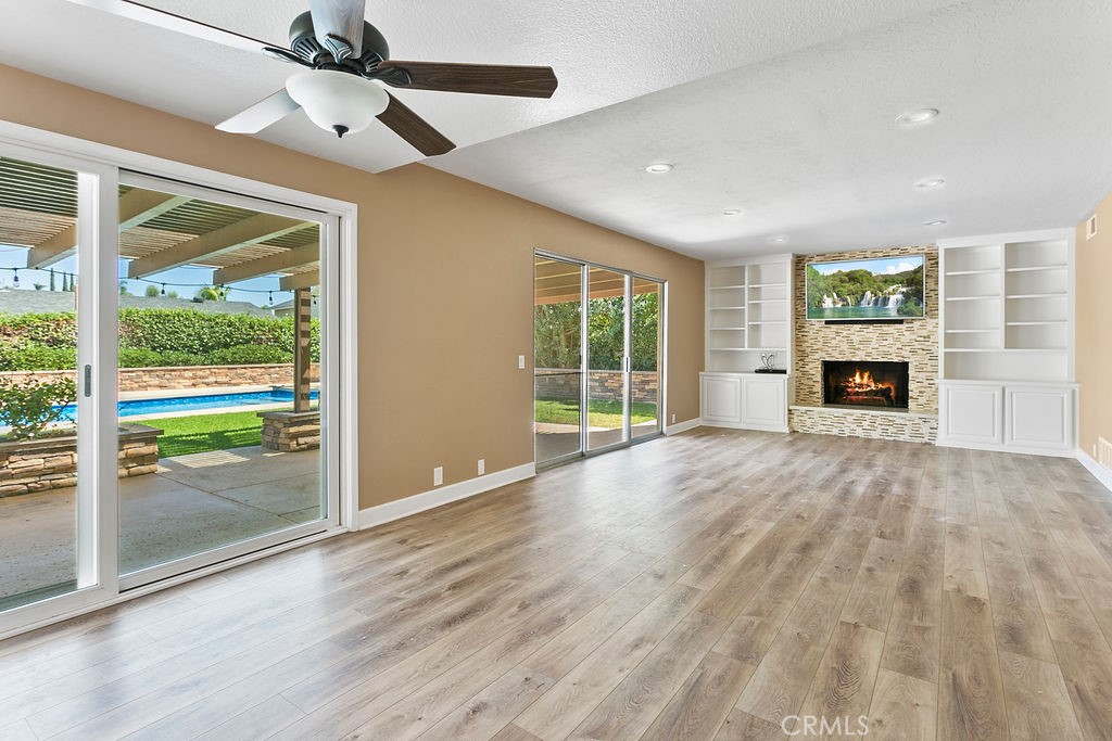 2de32af3 4b88 49b7 Bf7d 3bd1cb2d95e8