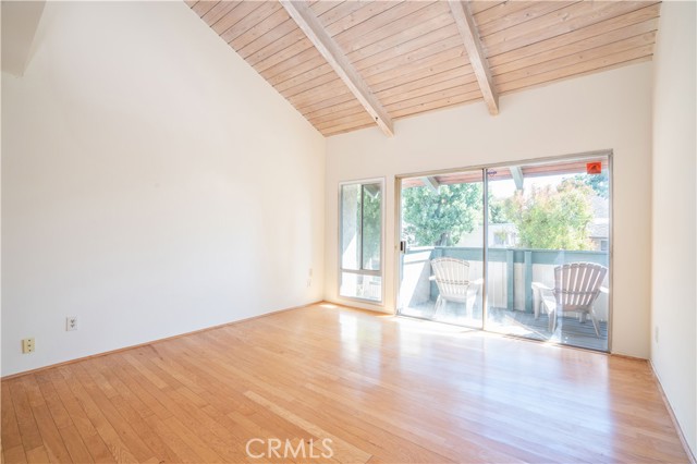 Detail Gallery Image 4 of 24 For 8601 International Ave #228,  Canoga Park,  CA 91304 - 2 Beds | 1 Baths