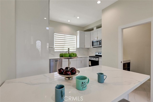 Detail Gallery Image 41 of 59 For 19002 Delaware St, Huntington Beach,  CA 92648 - 6 Beds | 5/1 Baths