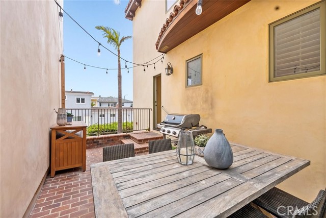 301 Homer St, Manhattan Beach, California 90266, 3 Bedrooms Bedrooms, ,3 BathroomsBathrooms,Residential,Sold,Homer St,SB22090283