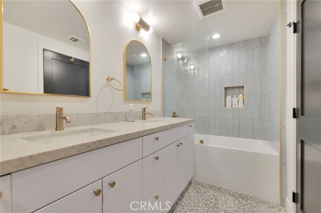 Detail Gallery Image 28 of 40 For 4941 Rigoletto St, Woodland Hills,  CA 91364 - 3 Beds | 2/1 Baths