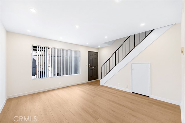 Detail Gallery Image 8 of 18 For 333 Riverdale Dr 1a,  Glendale,  CA 91204 - 2 Beds | 1/1 Baths